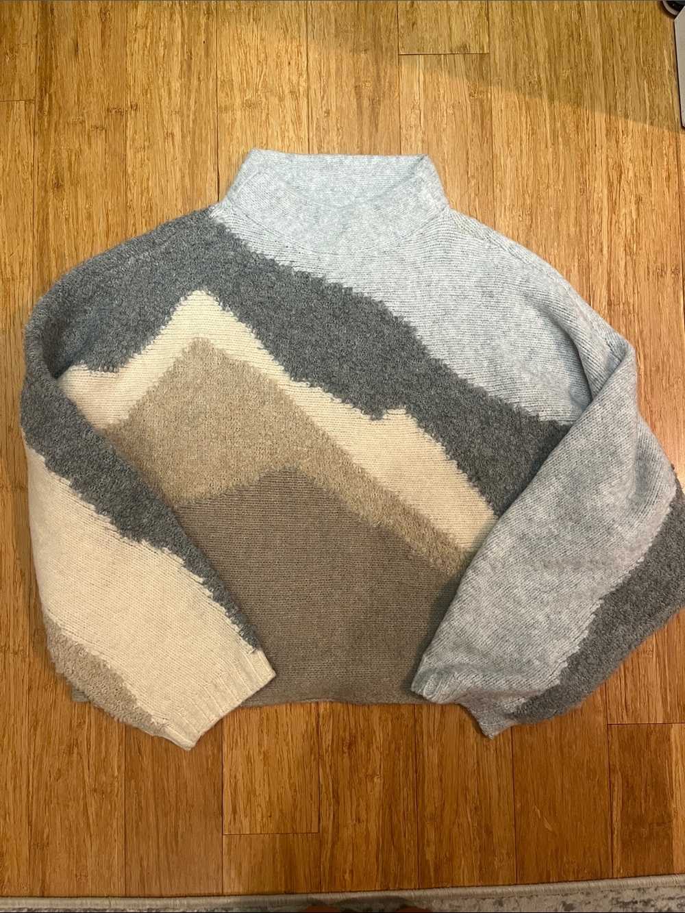 Abercrombie & Fitch Neutral Wave Colorblock Sweater